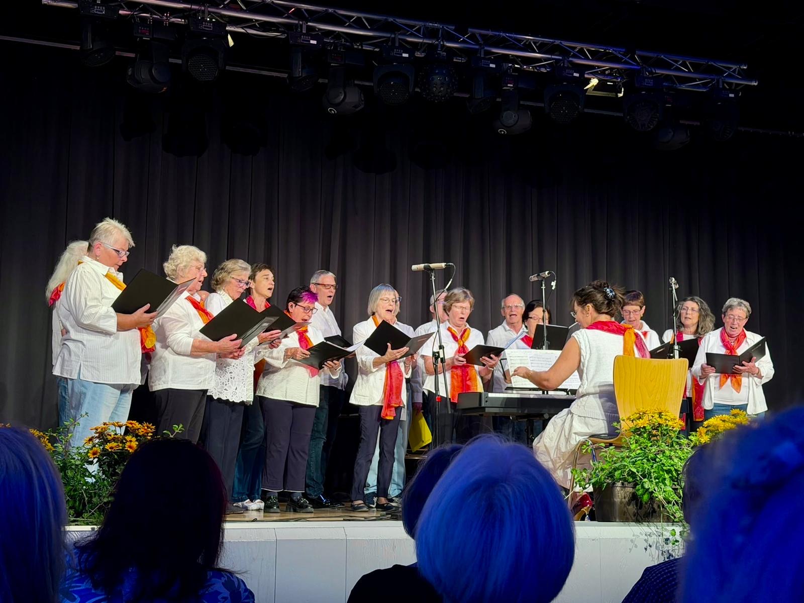 Auftritt der Chorvereinigung Fischbach im Rahmen der Lesung mit Tim Frühling